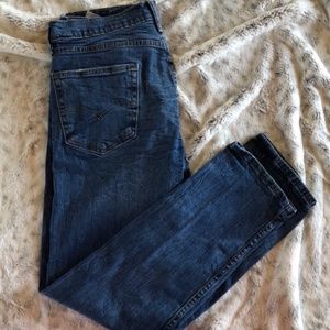 Levi’s 502 Jeans